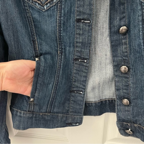 Code Bleu Women’s Jean Jacket Size M With Embroidery Front Pockets - Picture 5 of 10
